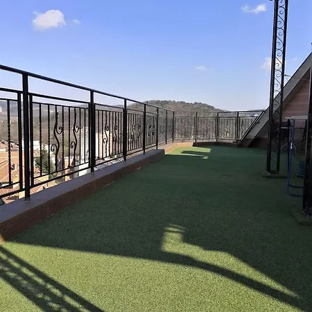 Unique Studio- Great Balcony And View! Parking Possibility! Appartement