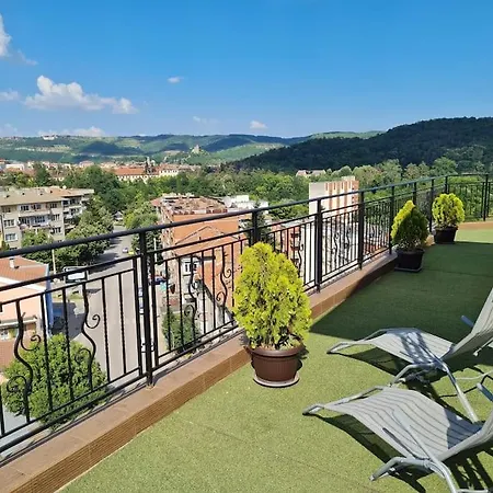 Unique Studio- Great Balcony And View! Parking Possibility! Appartamento Veliko Tărnovo