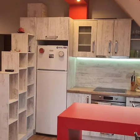 Unique Studio- Great Balcony And View! Parking Possibility! Lejlighed *